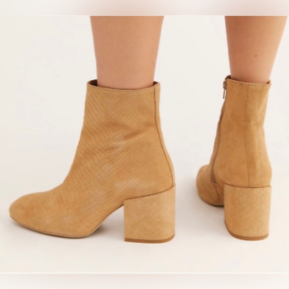 Free People Suede Nicola Block Heel Boot Sand Beige Size 38 - Picture 4 of 12